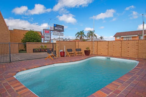 Facade/entrance, Swimming pool, Swimming pool