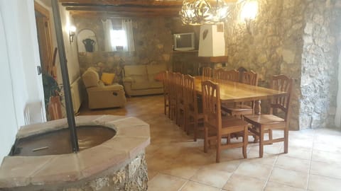 Communal lounge/ TV room, Dining area