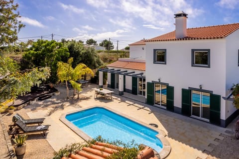 Property building, Garden, Swimming pool