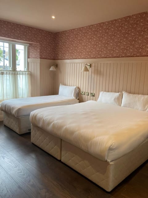 Horse & Hound Hotel in Greystones