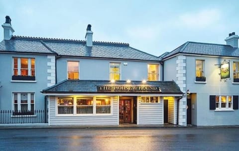 Horse & Hound Hotel in Greystones