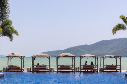 Restaurant/places to eat, View (from property/room), Beach, Sea view, Swimming pool, Location, Sunrise