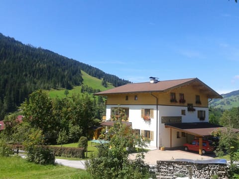 Facade/entrance, Bird's eye view