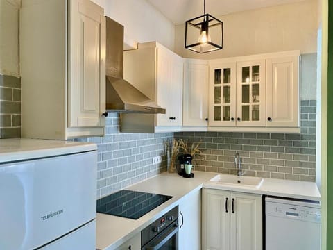 Kitchen or kitchenette, kitchen