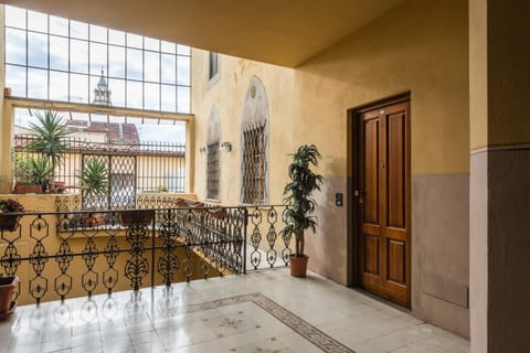 Property building, Facade/entrance