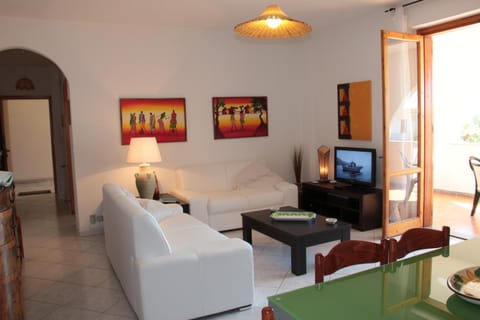 Communal lounge/ TV room, TV and multimedia, Living room, Seating area