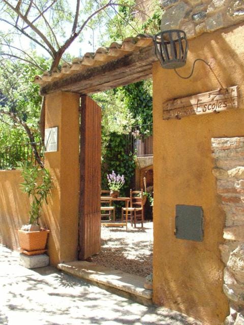 Facade/entrance, Day