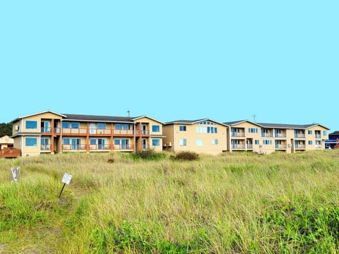Property building, Day, Natural landscape, Beach, Beach