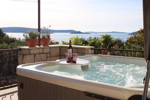 Hot Tub, Balcony/Terrace, Sea view