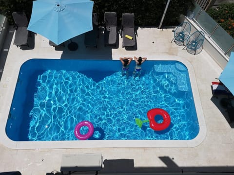 Pool view, Swimming pool, sunbed