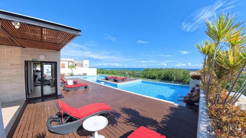 Balcony/Terrace, Swimming pool