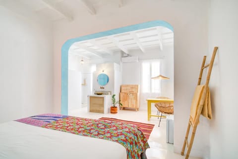 Bed, Photo of the whole room, Decorative detail, Bedroom