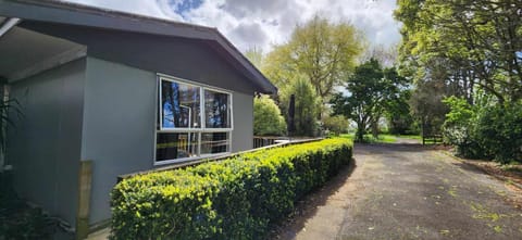 Property building, Facade/entrance, Garden, Parking