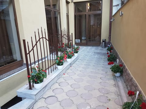 Property building, Facade/entrance