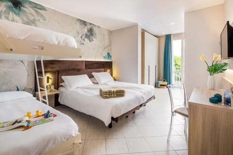 Bed, Photo of the whole room, Bedroom, bunk bed