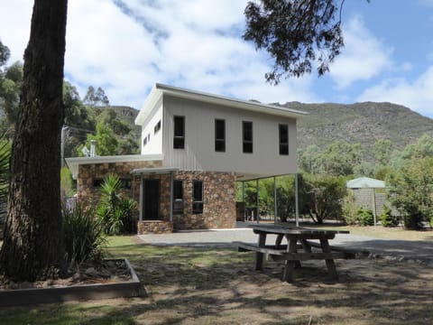 Facade/entrance, Mountain view