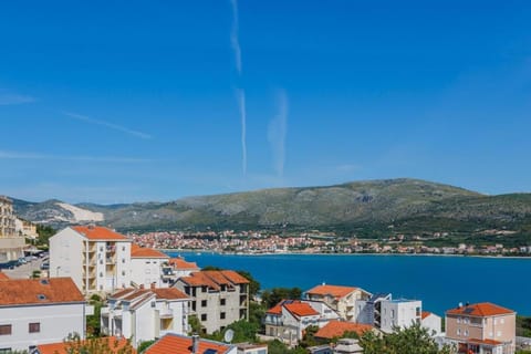 Day, Natural landscape, Mountain view, Sea view