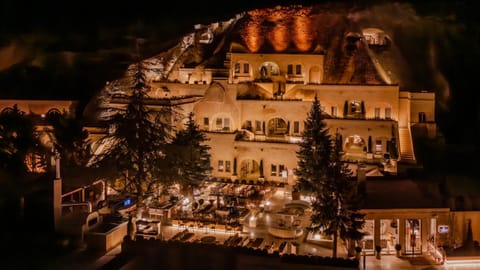 Property building, Night, Bird's eye view