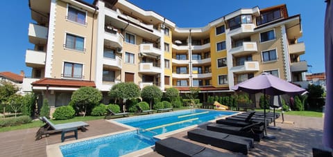 Property building, Swimming pool