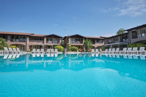 Villaggio Turistico Lugana Marina Apartment hotel in Sirmione