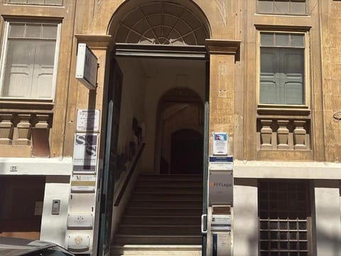 Vincenti Strait Street Suite Apartment in Valletta