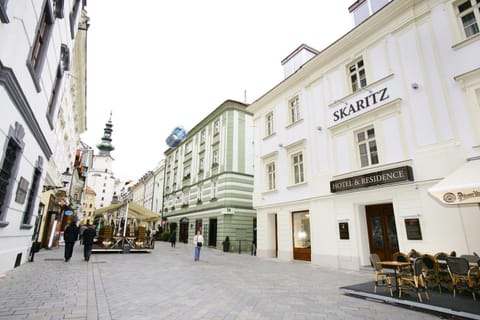 Property building, Facade/entrance