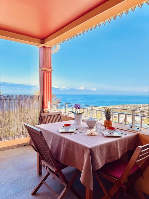 Patio, Balcony/Terrace, Pool view, Sea view