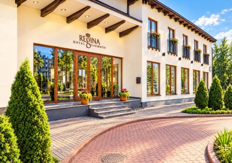 Property building, Facade/entrance
