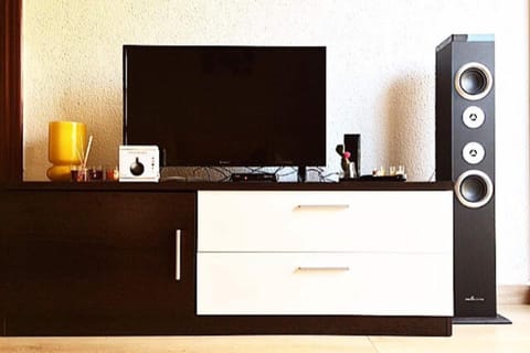 COSY 3 BED APT 200m FROM BEACH WiFi Apartment in Alicante