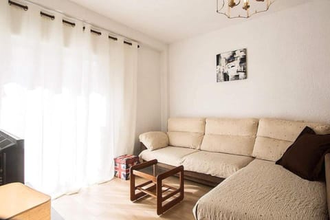 COSY 3 BED APT 200m FROM BEACH WiFi Apartment in Alicante