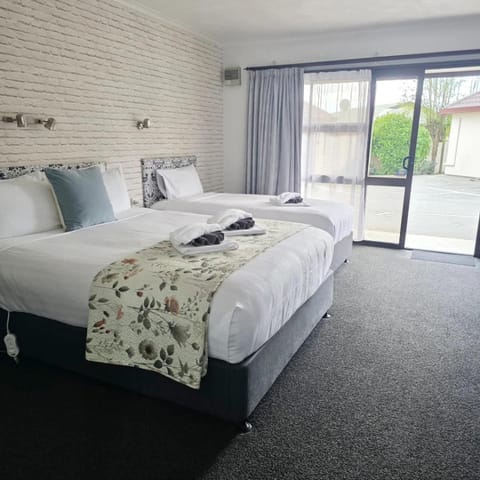 Summer, BBQ facilities, BBQ facilities, Coffee/tea facilities, Family, Family, Inner courtyard view, Facility for disabled guests, Parking, internet, air conditioner