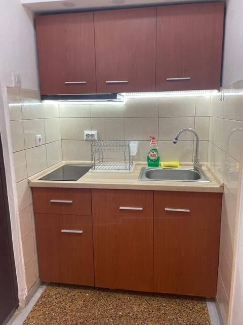 Kitchen or kitchenette, kitchen, kitchen