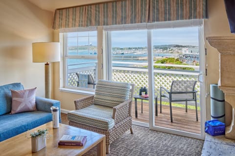 Beach House Half Moon Bay Hotel in El Granada