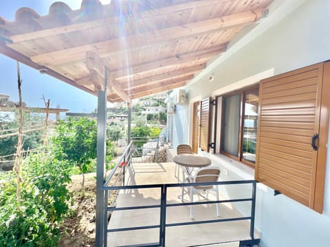 Property building, Patio, Spring, Day, Garden, View (from property/room), Balcony/Terrace, Dining area, Garden view