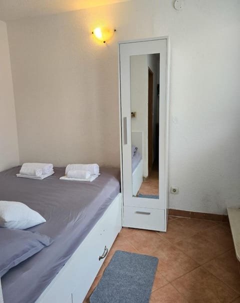 Private bedroom with bathroom Bed and Breakfast in Baška Voda