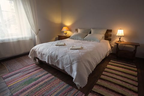 Bedroom, bunk bed