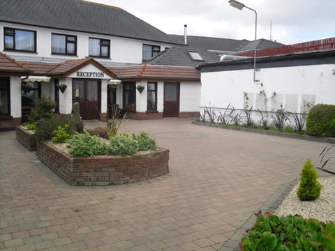 Facade/entrance, Spring, Day, Lobby or reception