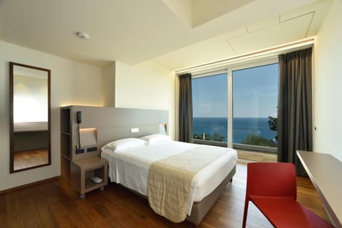 Bedroom, Sea view