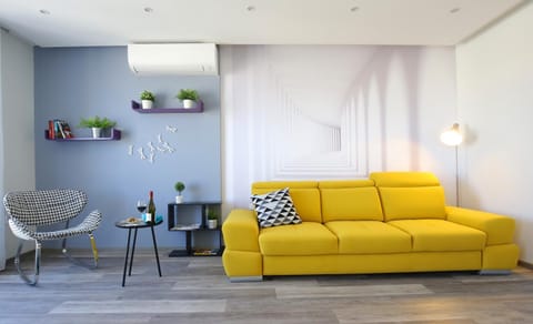 Living room, Photo of the whole room