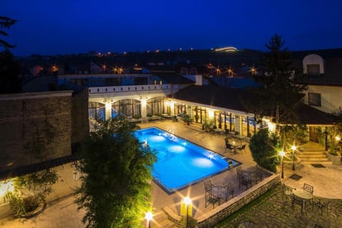 Swimming pool