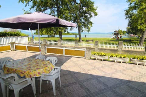 Balcony/Terrace, Lake view