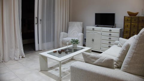 Balcony/Terrace, Living room