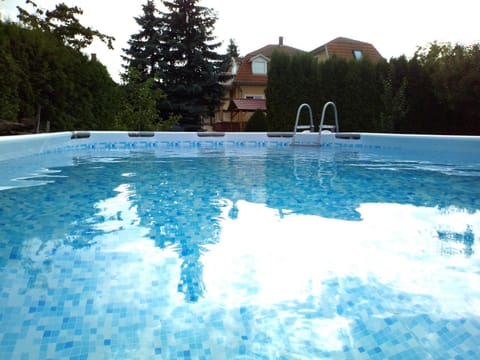 Swimming pool, Swimming pool