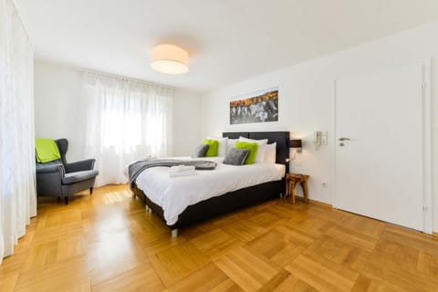 Photo of the whole room, Decorative detail, Bedroom