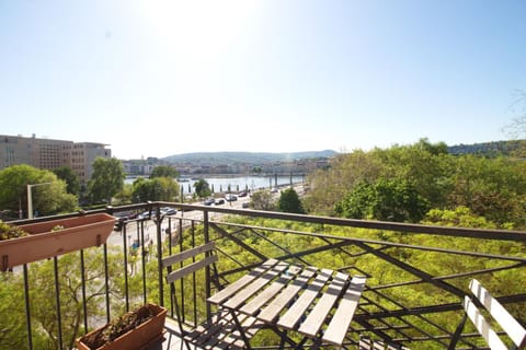 View (from property/room), City view