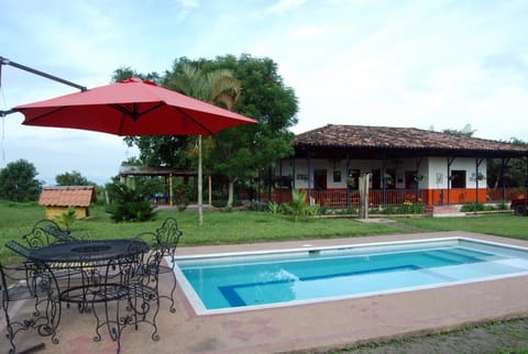 Facade/entrance, Swimming pool
