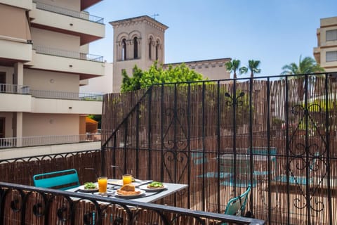 Balcony/Terrace, City view