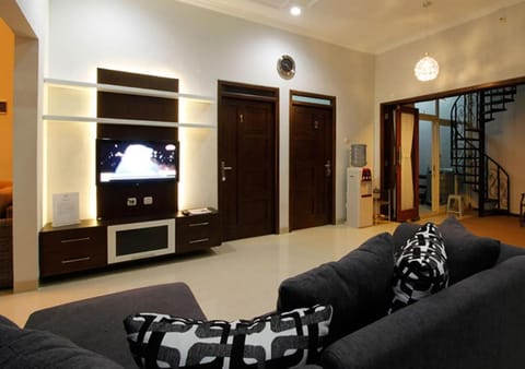 TV and multimedia, Seating area