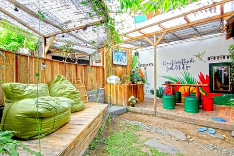 Property building, Garden, Dining area