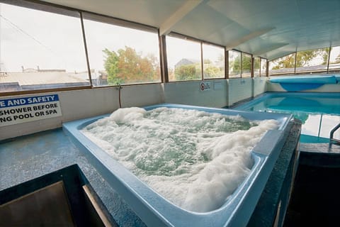 Hot Tub, Swimming pool